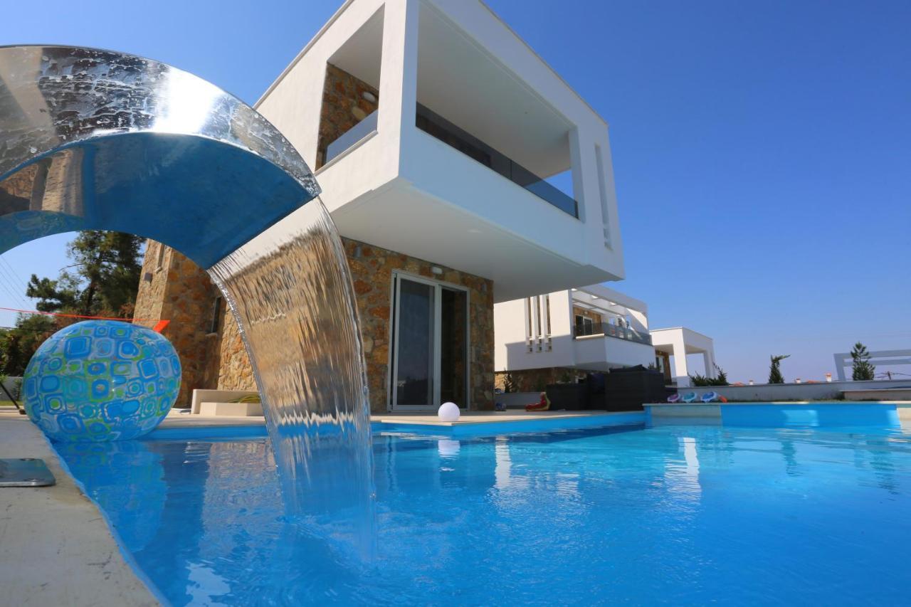 Villa Douglas - Private Pool, Bbq, 4Bdrms, View Pefkochori Zewnętrze zdjęcie